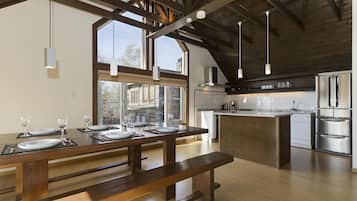 Casa, 3 habitaciones | Comedor