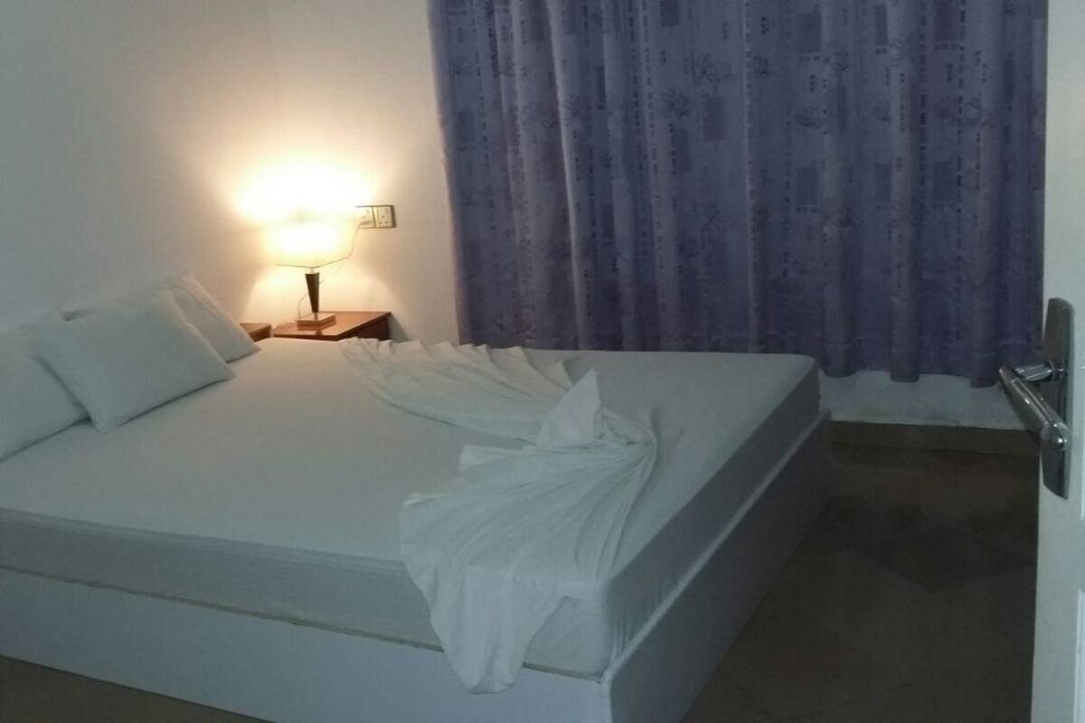 Deluxe Double Room Single Use | Premium bedding, minibar, desk, free cots/infant beds