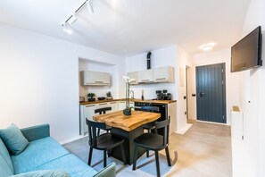 Standard Room with Patio (semi basement) | Roupas de cama de algodão egípcio, roupas de cama premium