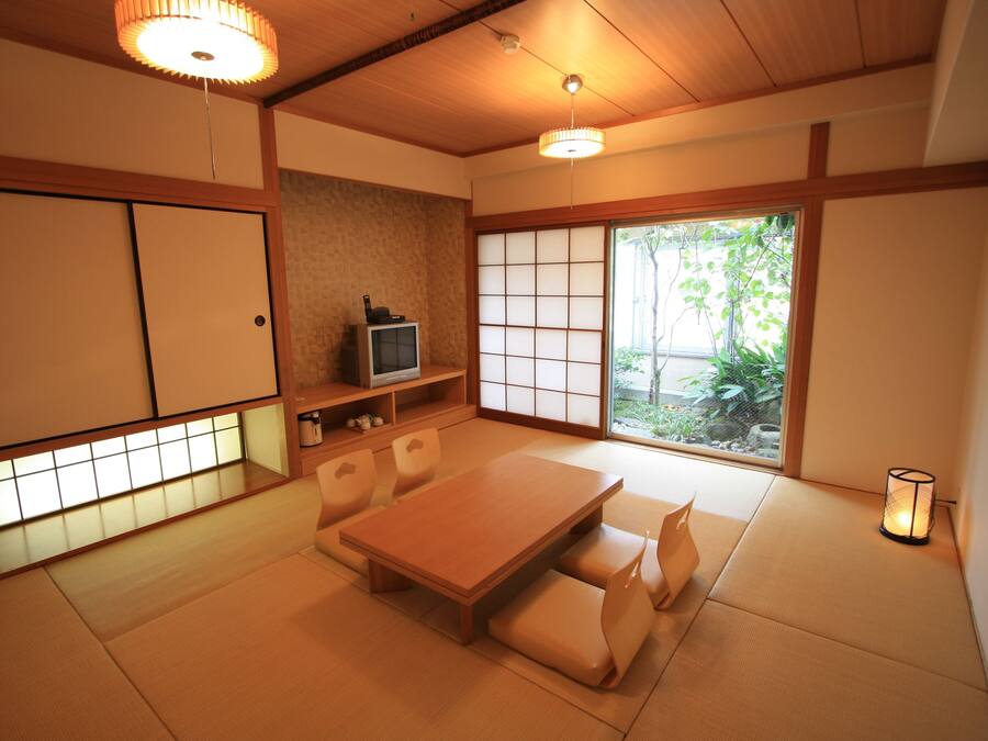 Down duvets, desk, iron/ironing board, free WiFi