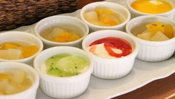 Daily buffet breakfast (JPY 1300 per person)