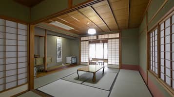 Neljän hengen perushuone, japanilainen futon | 1 makuuhuone, ilmainen Wi-Fi, vuodevaatteet