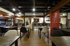 Reception - ZEN Hostel (Yamanouchi)