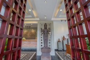 บริเวณประตูทางเข้า