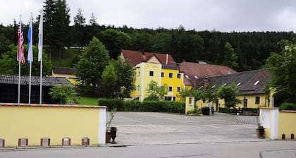 Hotel Schlossresidenz Heitzenhofen