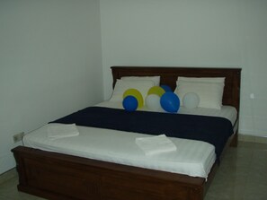 Basic Double Room, 1 Double Bed, Non Smoking, Garden View | Desk, free WiFi