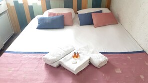 Luxury Triple Room, 1 Bedroom, Kitchenette, Beachside | In-room safe, desk, soundproofing, free WiFi - AlaDeniz Hotel (Istanbul)