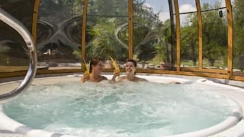 Bañera de hidromasaje interior