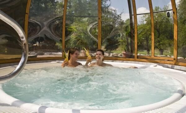 Bañera de hidromasaje interior