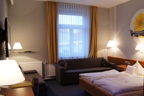 Escritorio, camas plegables/adicionales y wifi gratis 