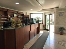 Bar (en el alojamiento)