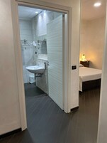 Habitación con 1 cama doble o 2 individuales | Escritorio y wifi gratis