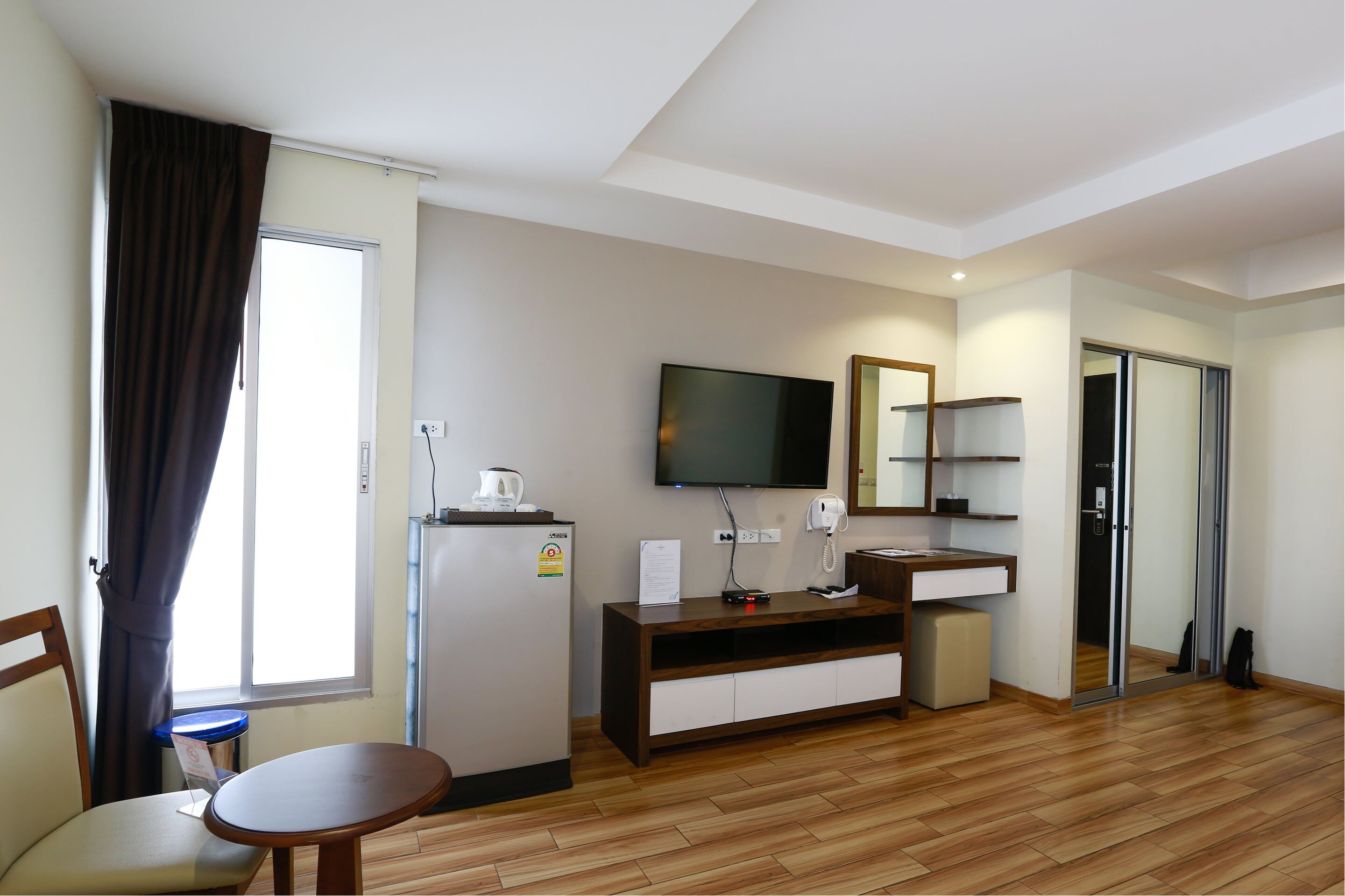 premier suite pool access | 1 bedroom, premium bedding, in-room safe, free wifi