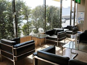 Lobby - Kenchomae Green Hotel (Kumamoto)