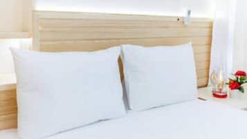 1 bedroom, premium bedding, in-room safe, desk