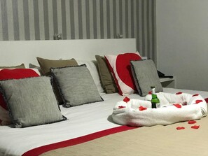 Hypo-allergenic bedding, individually decorated, individually furnished - Hotel Argos Murcia (Cehegin)