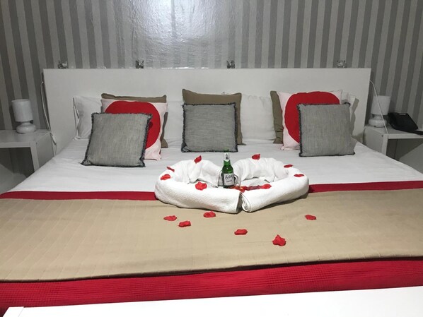 Hypo-allergenic bedding, individually decorated, individually furnished - Hotel Argos Murcia (Cehegin)