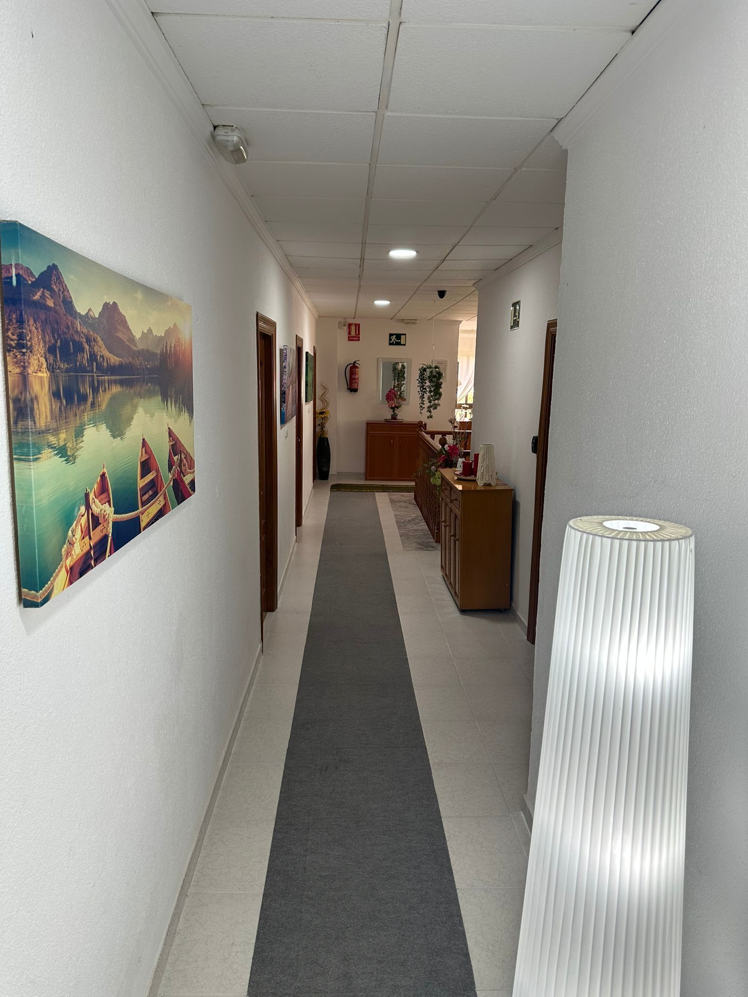 تلفزيون بشاشة مسطحة