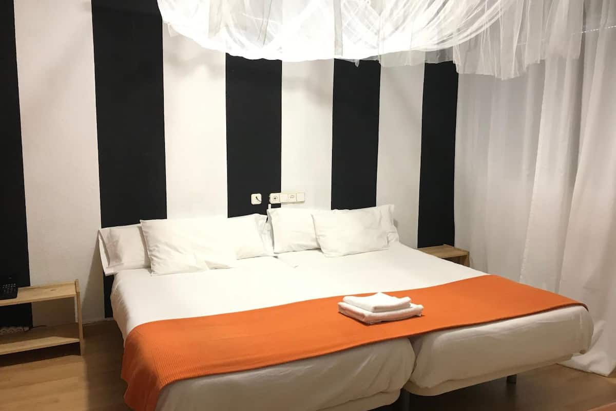 1 bedroom, hypo-allergenic bedding, individually decorated