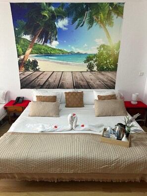 Standard Double or Twin Room, 1 Bedroom, Mountain View (2 adults + 1 child) | Hypo-allergenic bedding, individually decorated, individually furnished - Hotel Argos Murcia (Cehegin)