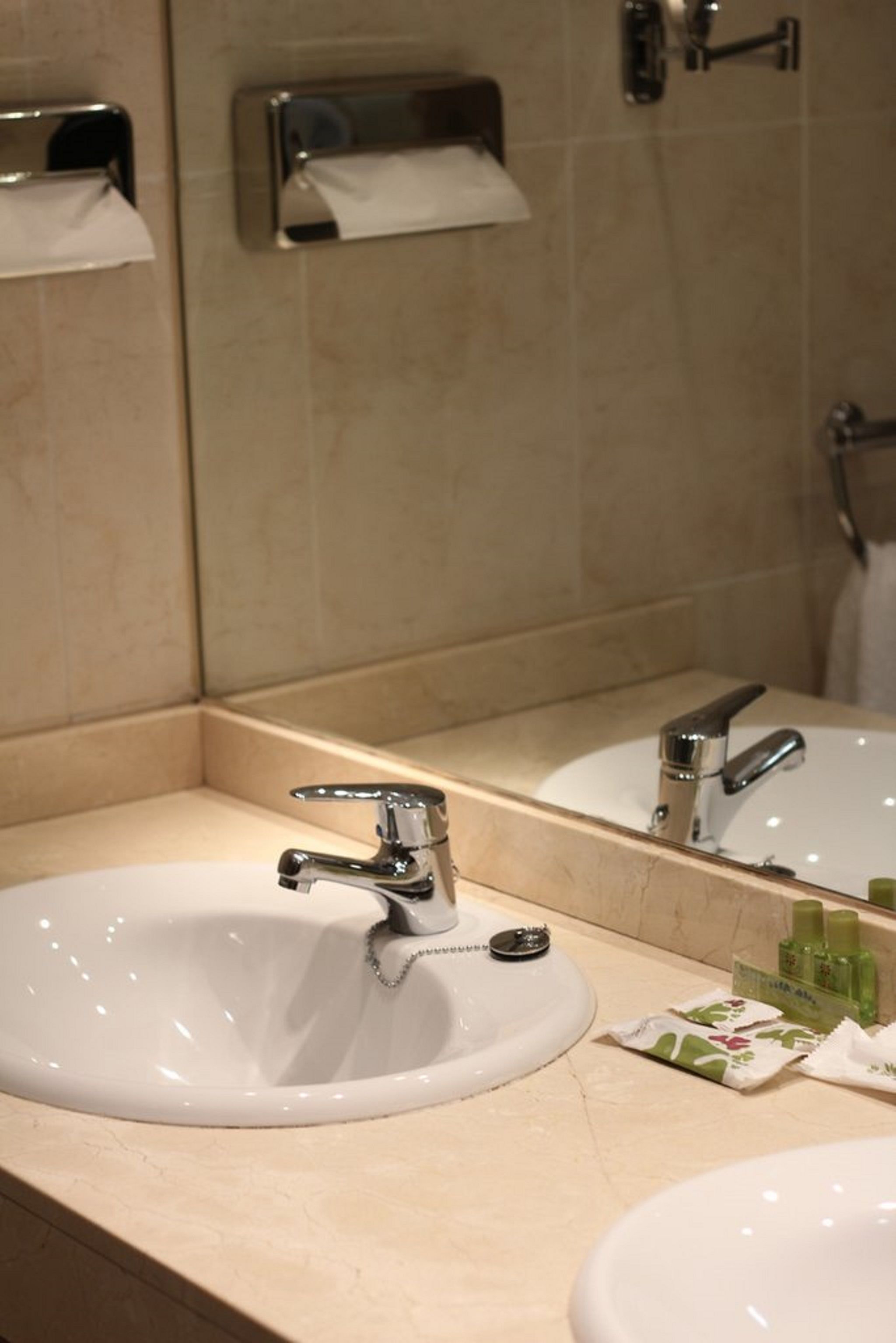 standard triple room, mountain view | bathroom | free toiletries, hair dryer, bidet, towels