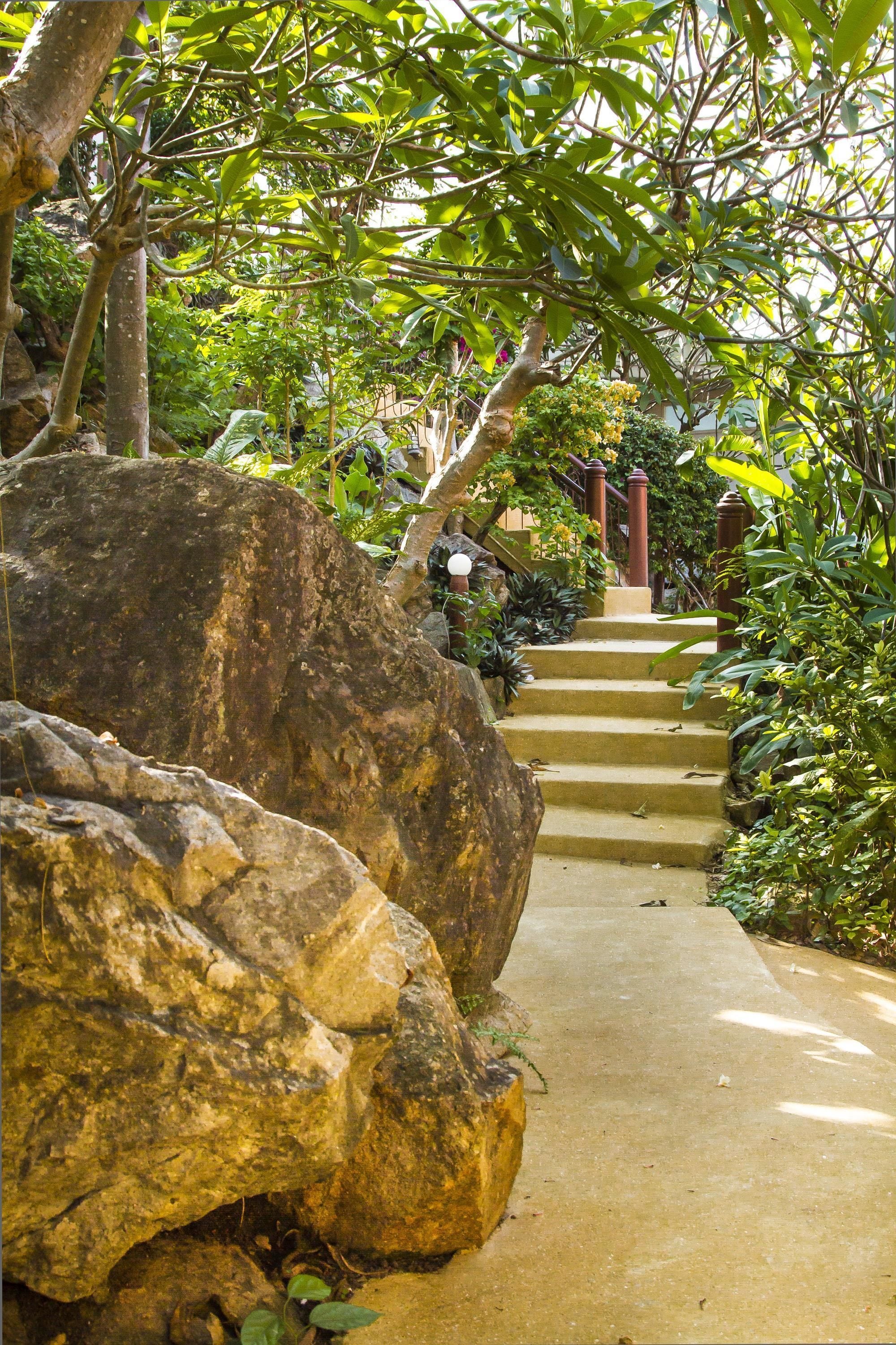 garden view 2-bedroom villa | garden view