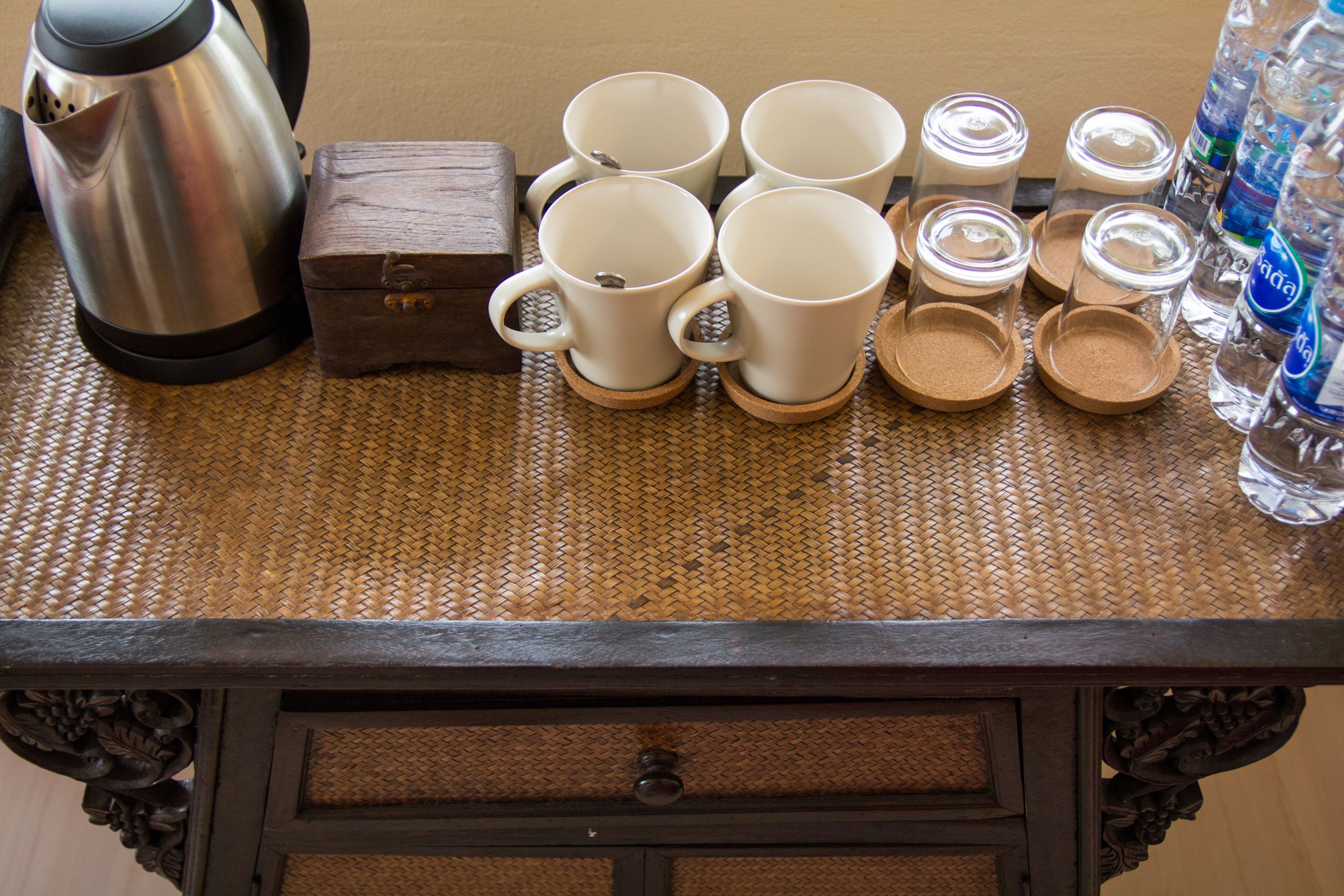 breakfast, lunch, dinner served; mediterranean cuisine