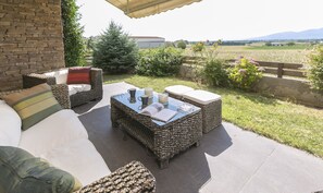 Villa Prestigio, 4 habitaciones | Terraza o patio
