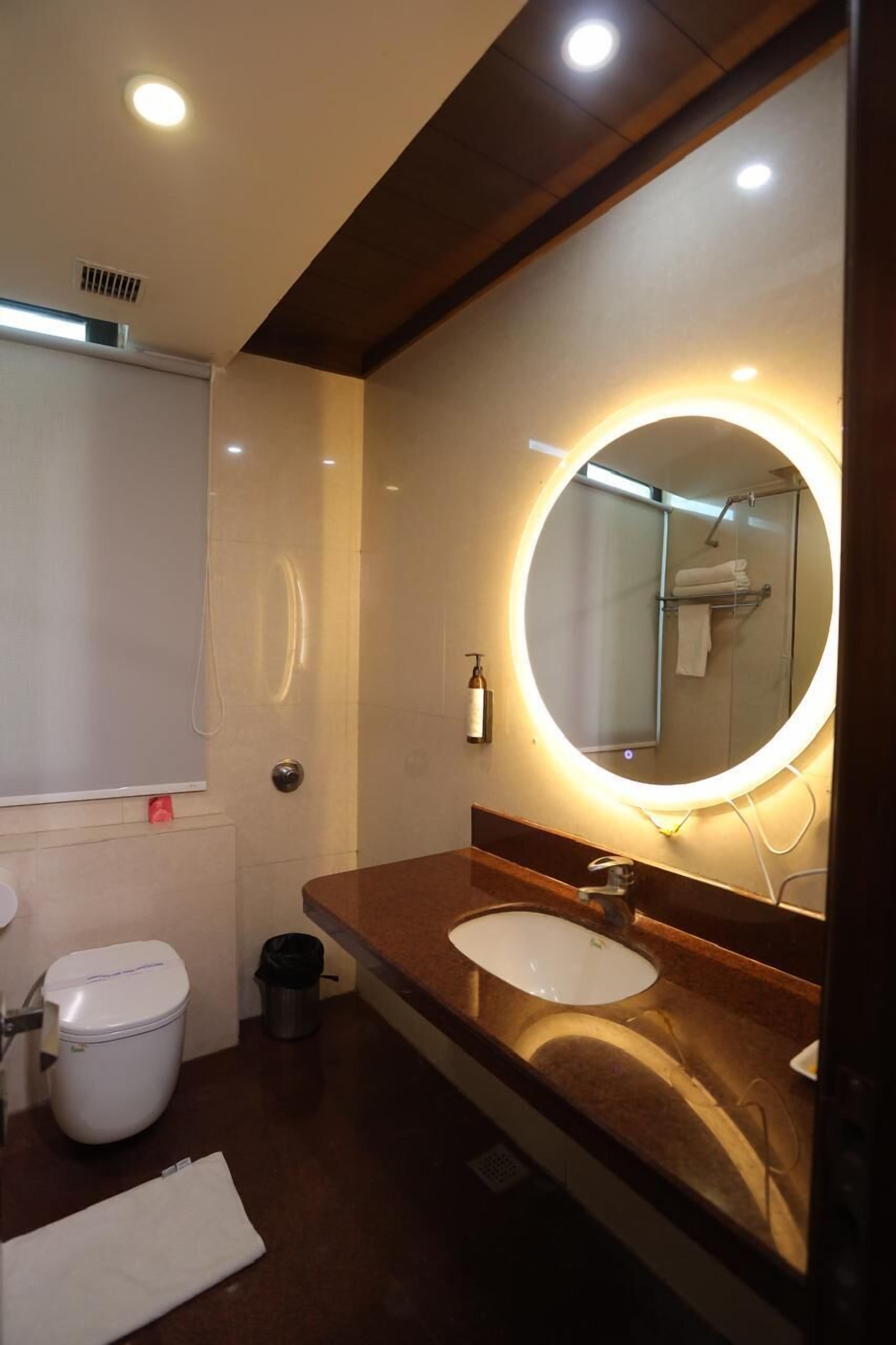 club luxuria  | bathroom | shower, rainfall showerhead, free toiletries, hair dryer