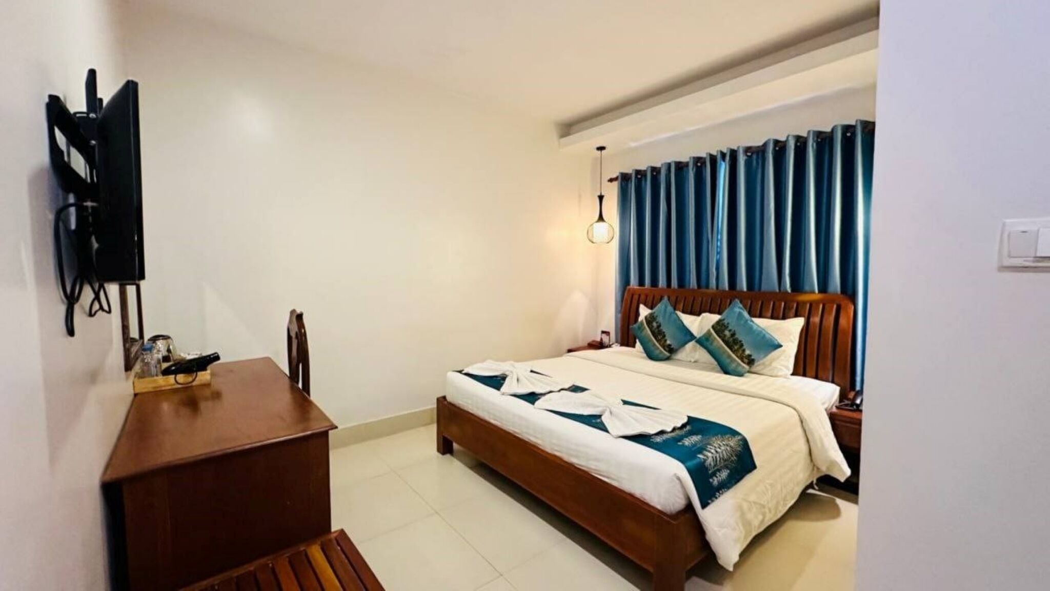 Minibar, in-room safe, desk, soundproofing