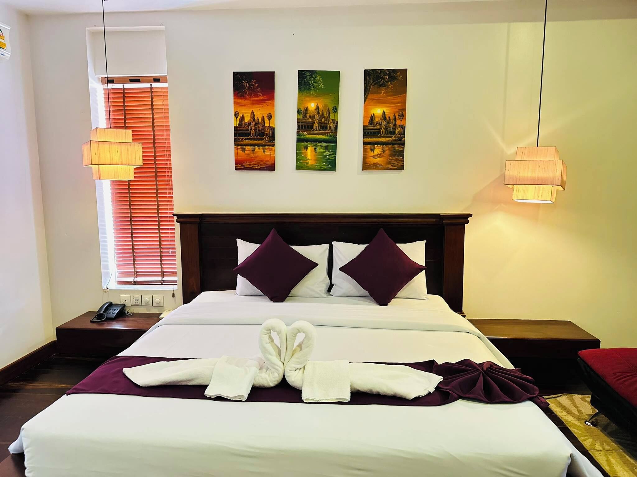 Deluxe Double or Twin Room | Minibar, in-room safe, desk, soundproofing