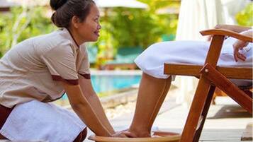 Phòng trị liệu đôi, massage Thái, chăm sóc móng tay/chân