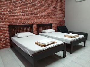 基本客房, 2 張單人床, 非吸煙房, 地面層 | 遮光布/窗簾、免費無線上網