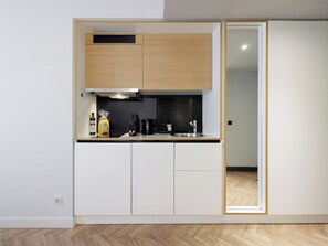 Fridge, microwave, stovetop, dishwasher - smartments München Parkstadt Schwabing (Munich)