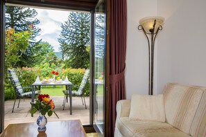 Premium-sengetøj, dundyner, minibar, pengeskab på værelset
