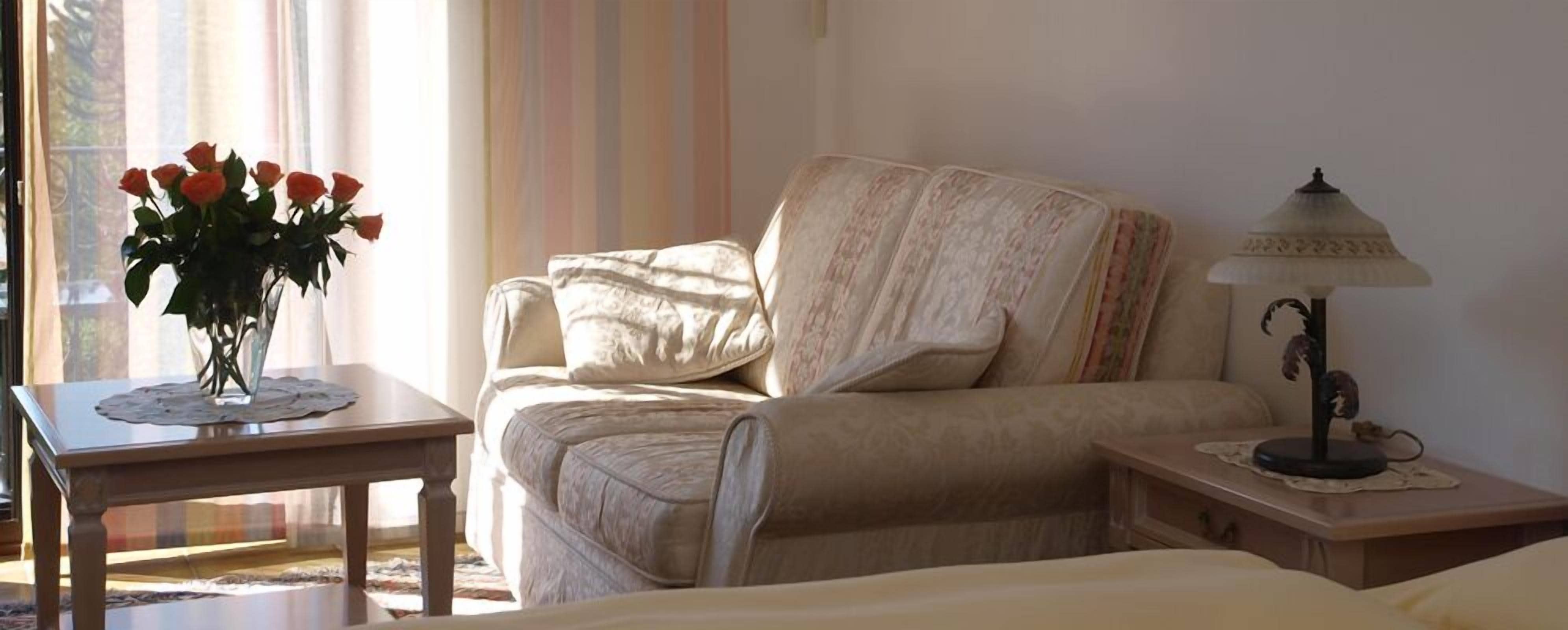 1 bedroom, premium bedding, down duvets, minibar