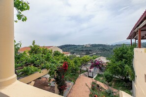 Appartement traditionnel, vue sur la mer | Vue de la chambre