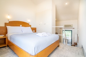 Standard Room, 1 Bedroom, Private Bathroom, Sea View
