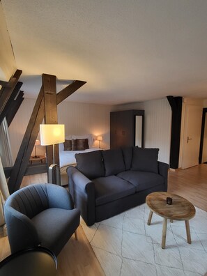 1 bedroom, minibar, iron/ironing board, free WiFi