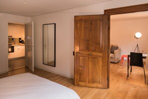 City Apartment, 1 Bedroom | 1 bedroom, minibar, iron/ironing board, free WiFi