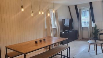 Basic Studio | 1 bedroom, minibar, iron/ironing board, free WiFi