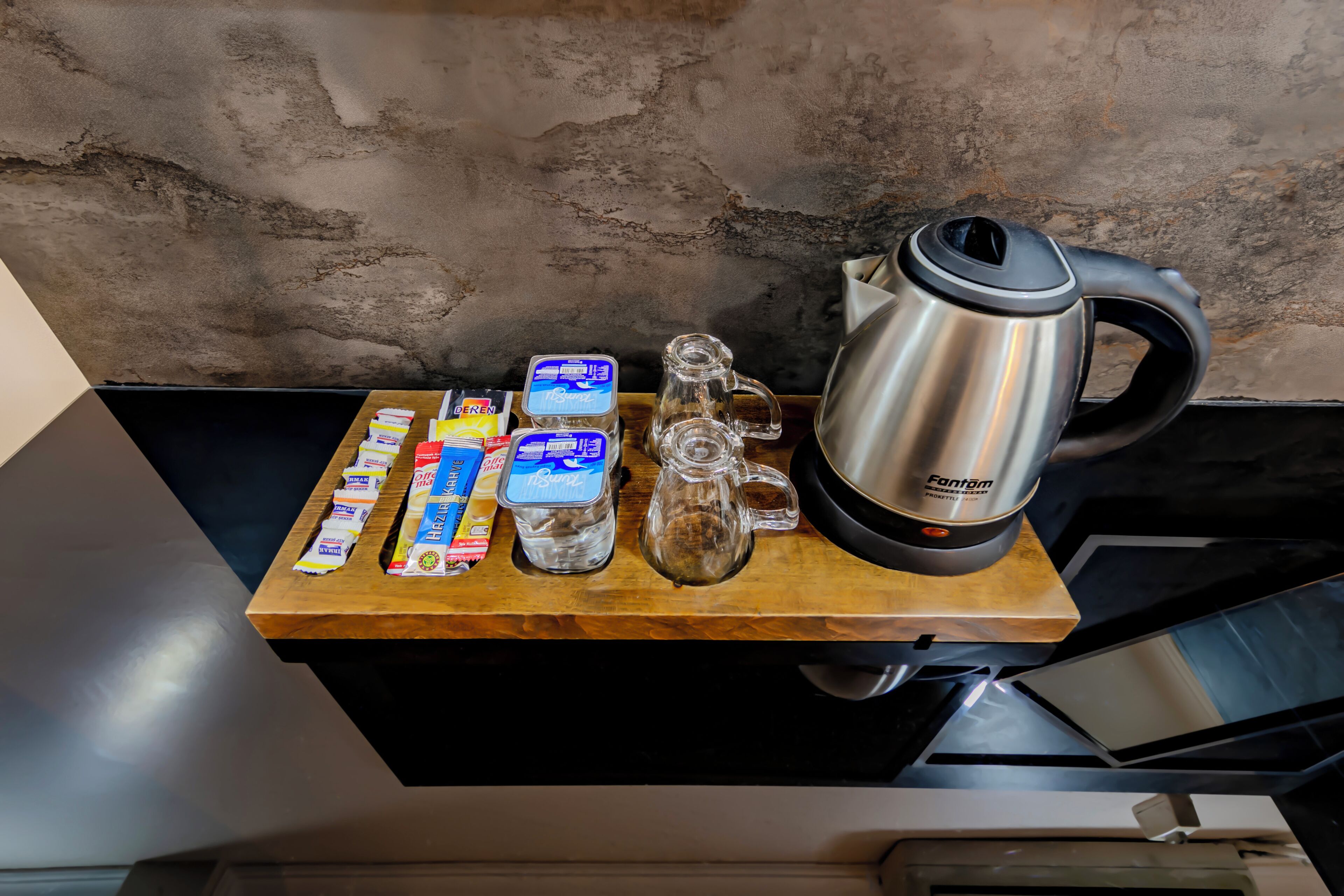 Photo - La Pazza Suites