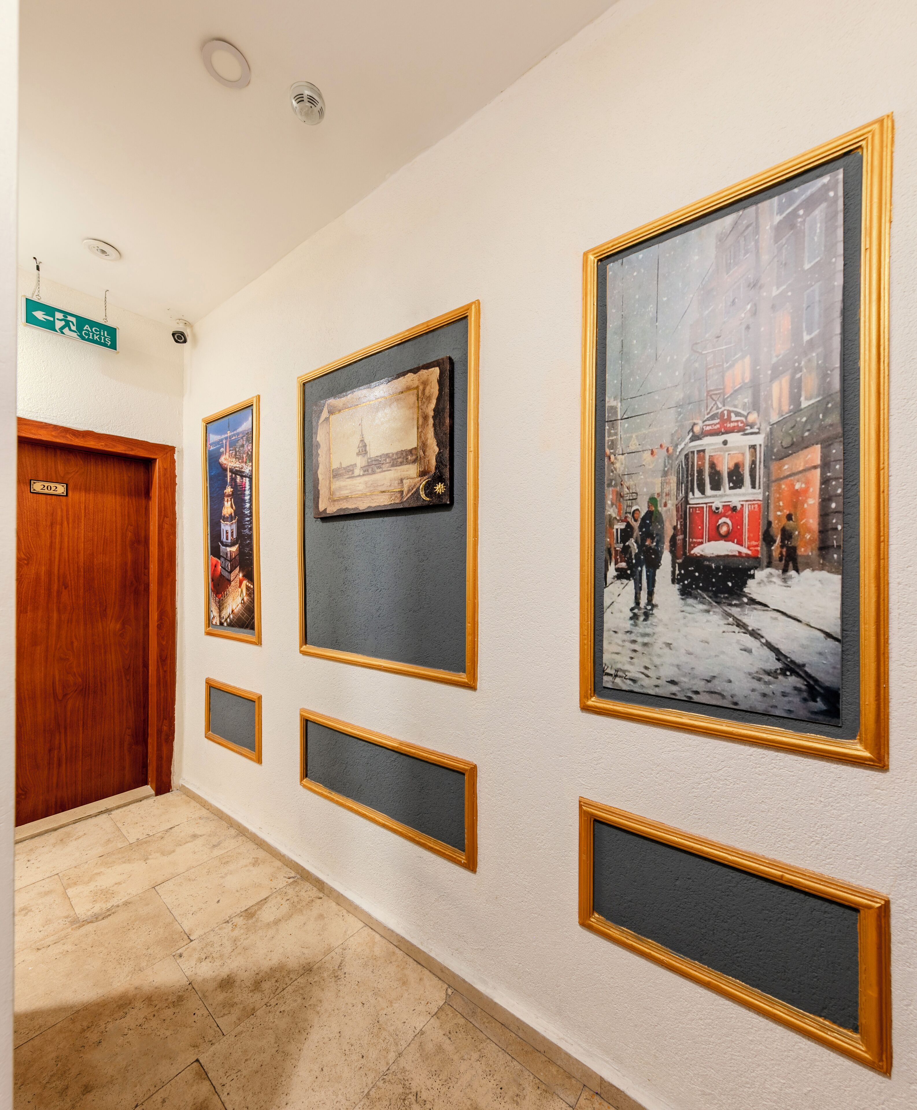 Photo - La Pazza Suites