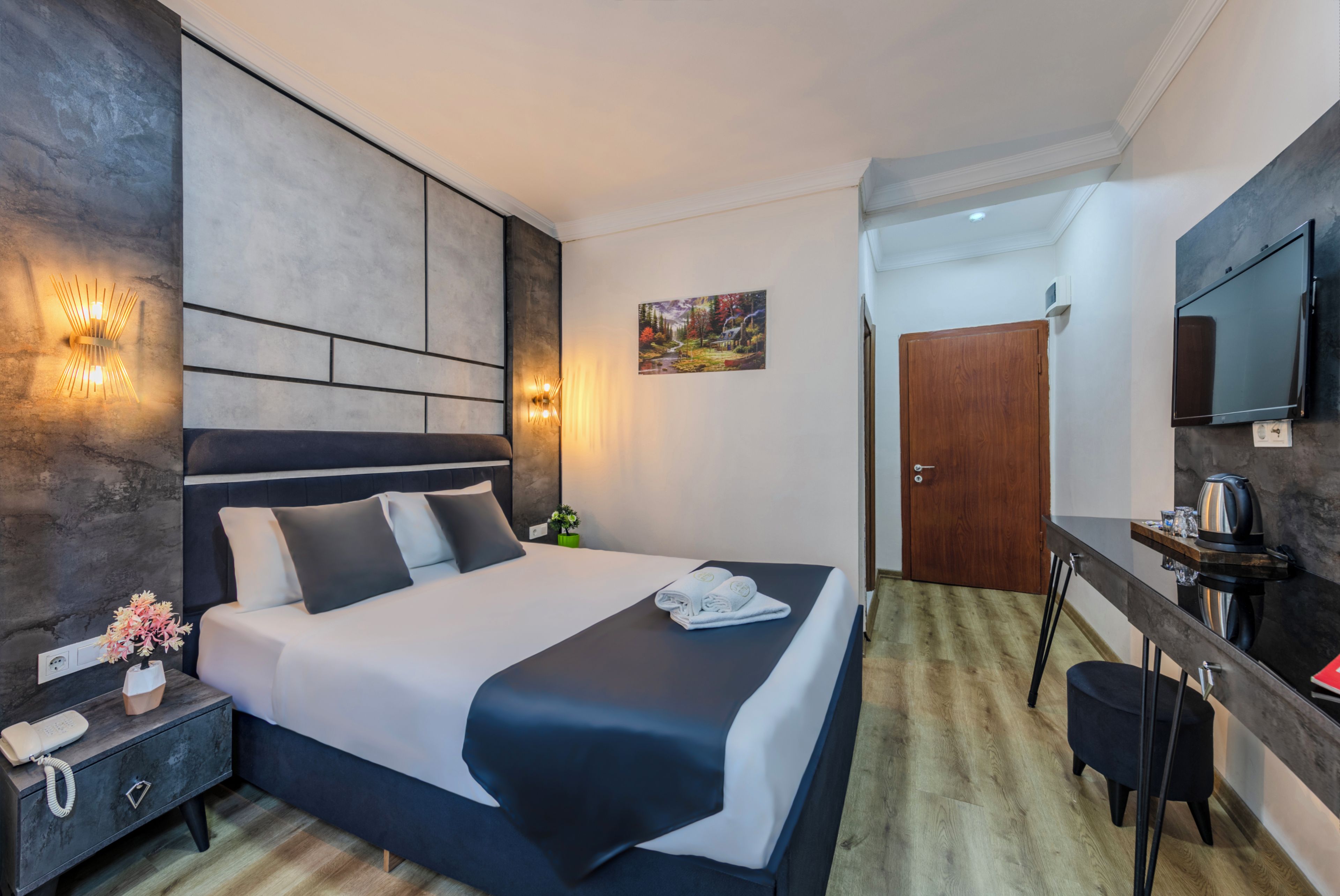 Premium bedding, minibar (some free items), in-room safe, desk