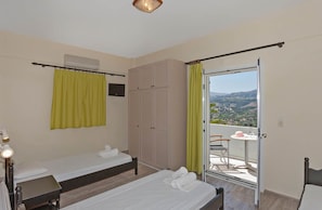 Premium bedding, soundproofing, iron/ironing board - Rastoni (Agios Vasileios)