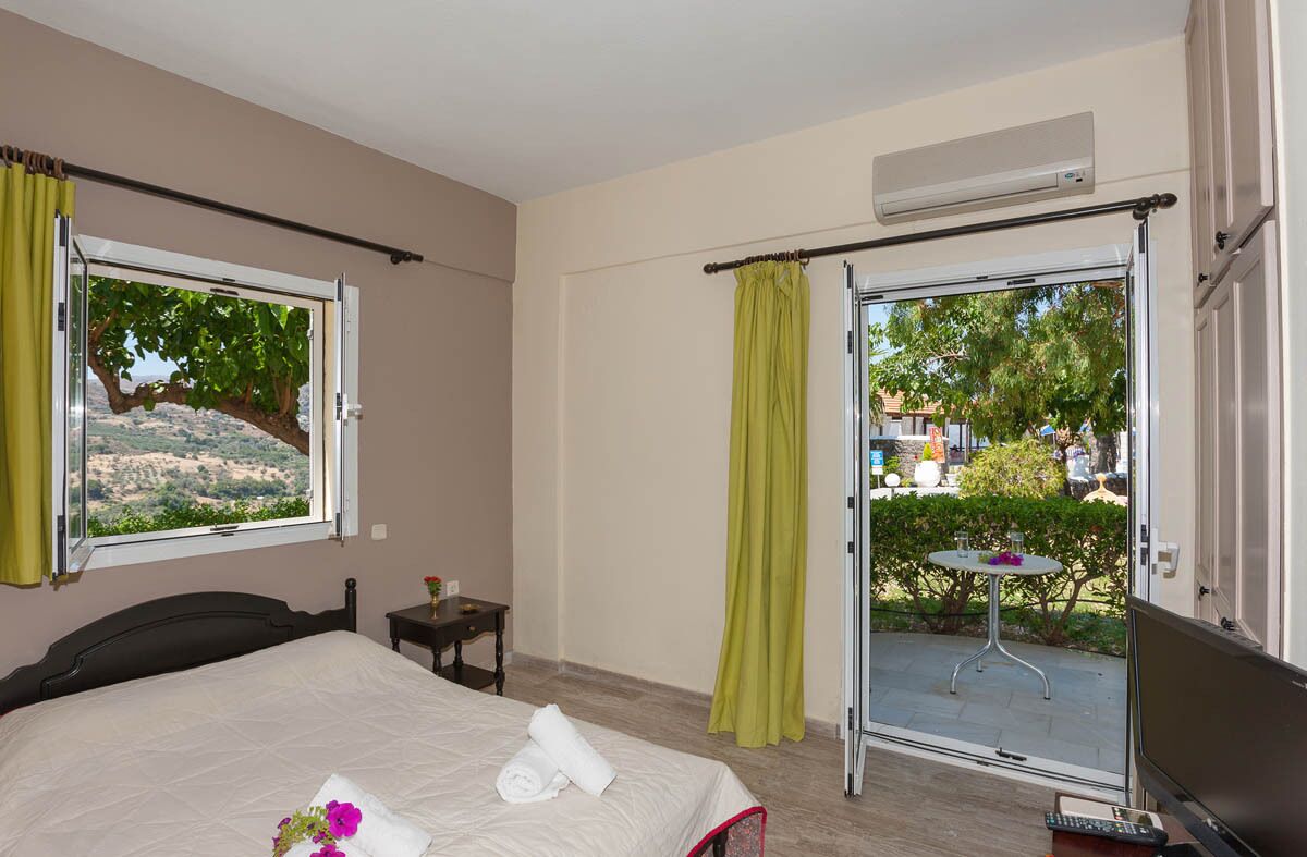 Premium bedding, soundproofing, iron/ironing board (on request)