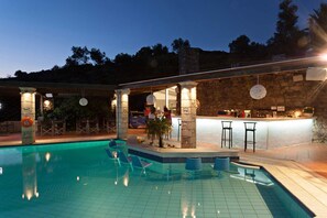 Poolbar