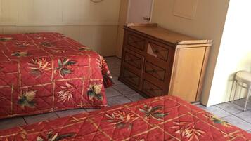 مكتب وواي فاي مجانًا وملاءات أسرّة