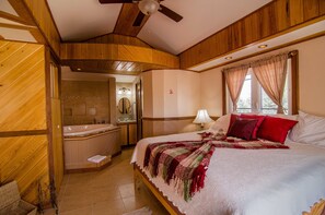 Honeymoon Villa, 1 King Bed, Jetted Tub | In-room safe, individually decorated, individually furnished, desk - EMBRACE Resort (Staniel Cay)
