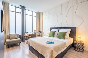 Classic Studio ground floor - 21 m2 | Select Comfort beds, individually decorated, individually furnished - Yuna Les Halles - Serviced Apartments (Paris)